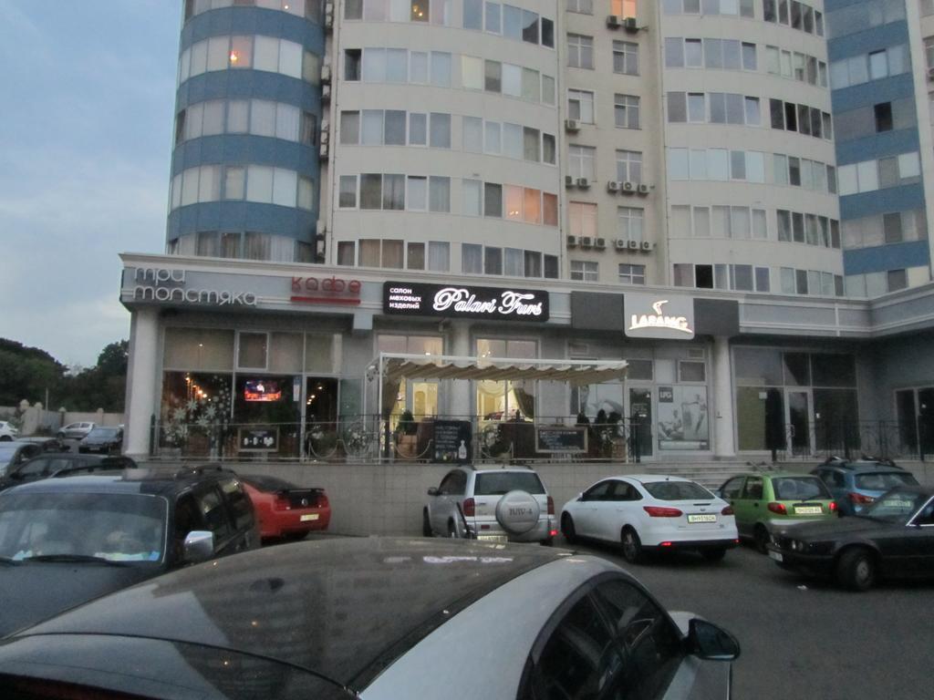 Apartments On Henuezskaya 5 Odessa Extérieur photo