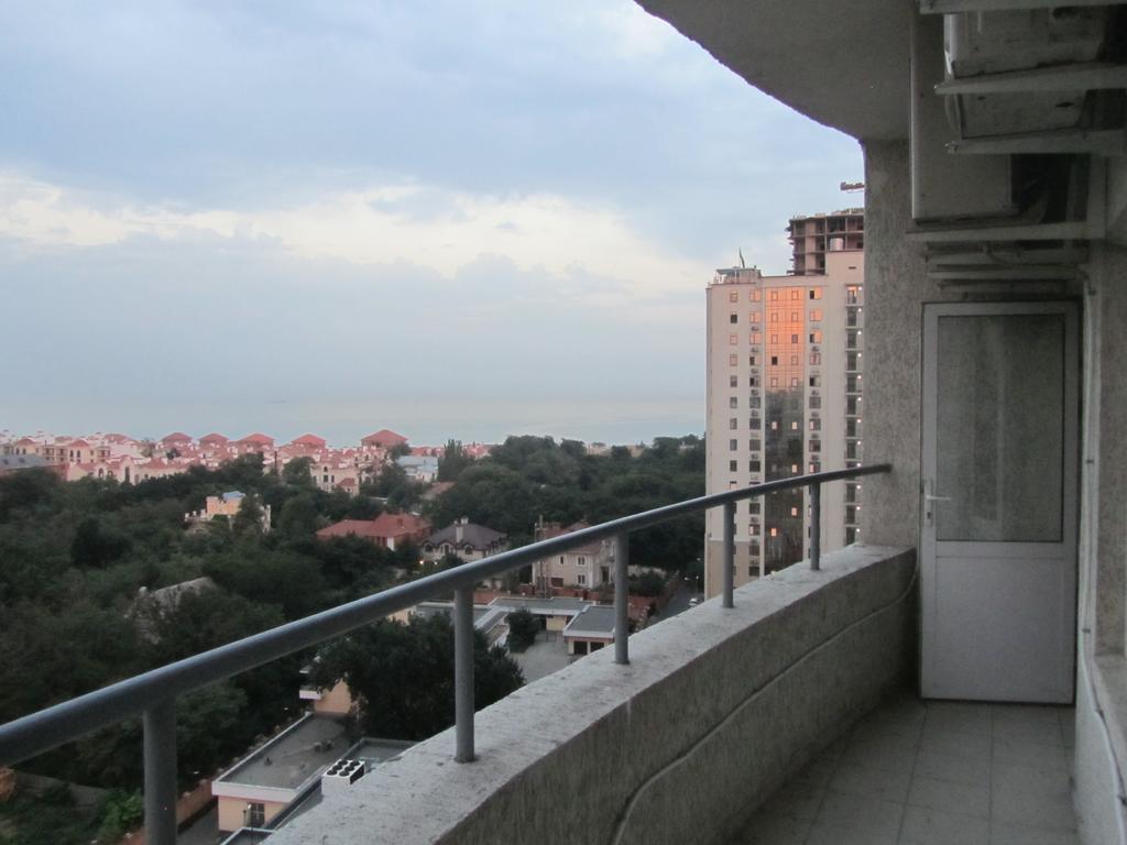 Apartments On Henuezskaya 5 Odessa Extérieur photo